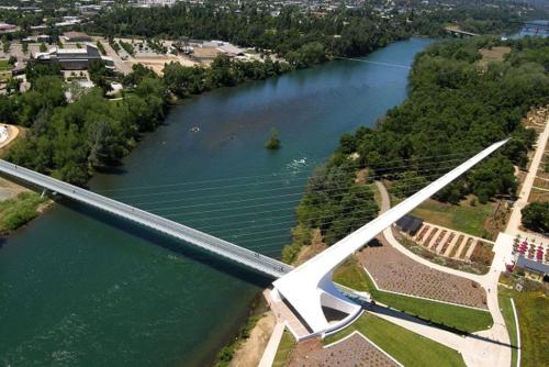 Aerial view of the Sundial Bridge and Sacramento River (photo courtesy of calatrava.com).